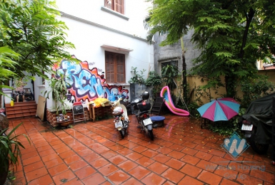 Nice house with big yard for lease in Dang Thai Mai st, Tay Ho, Ha Noi